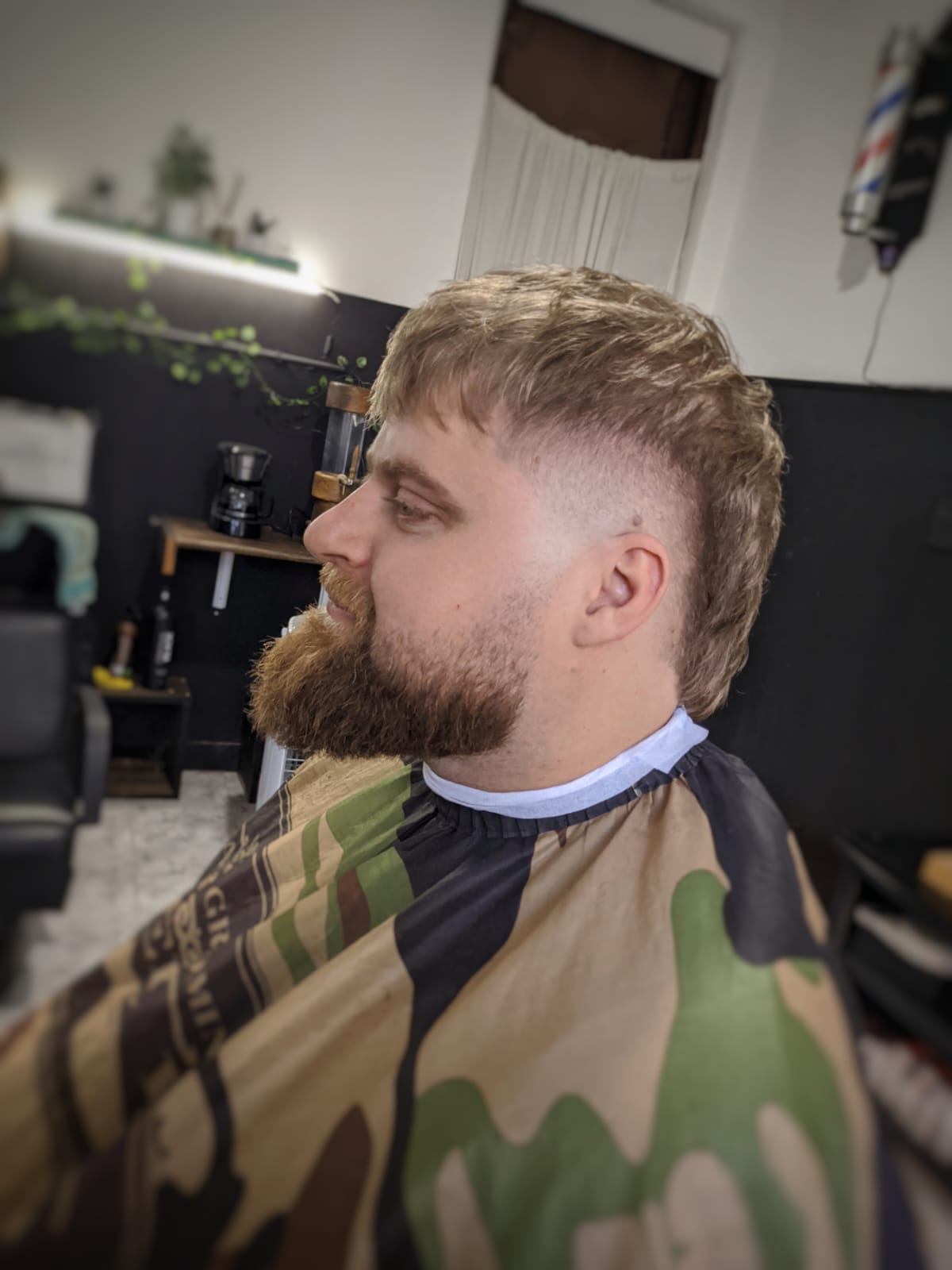 Corte taper fade y barba arreglada en LRB Studio